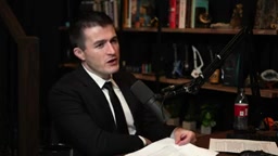 Gallagher提到圣经中本就充满战争与杀戮
