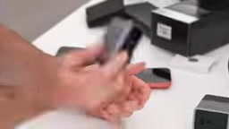 可折叠插脚的 GaN 充电器