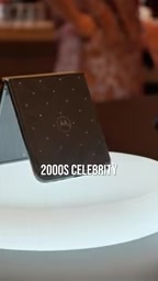 摩托罗拉施华洛世奇版Razr:复古翻盖重现辉光