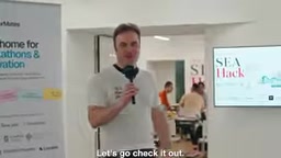 Judges discussing a project's UI