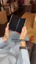 iPhone Duo上手体验:2000美元的小屏折叠,值不值?